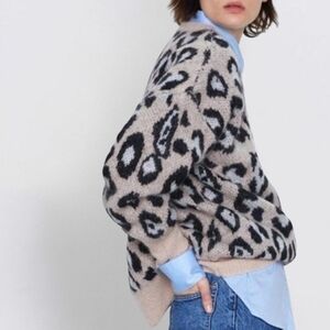 ZARA Womens Oversized Leopard Print Cashmere-Feel Mohair Blend Sweater (Small)